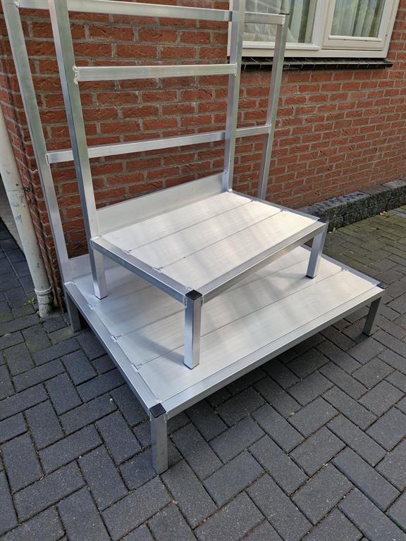 Aluminium opstapbordes op maat gemaakt